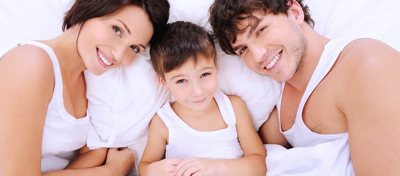 RAVENSBERGER Matratzen Familie auf Matratze